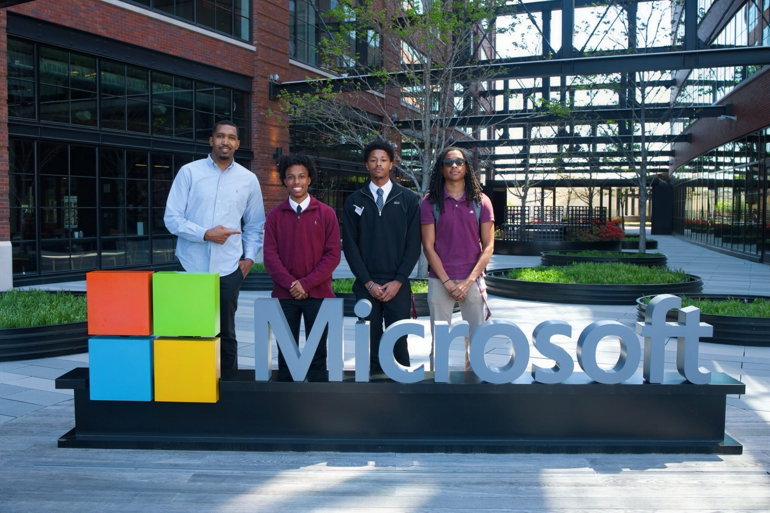 (RE)CHARGE: AI & Digital Leadership Lab